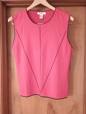 Carducci Red Sleeveless Knit Shell Top with Contrast Piping Business Casual